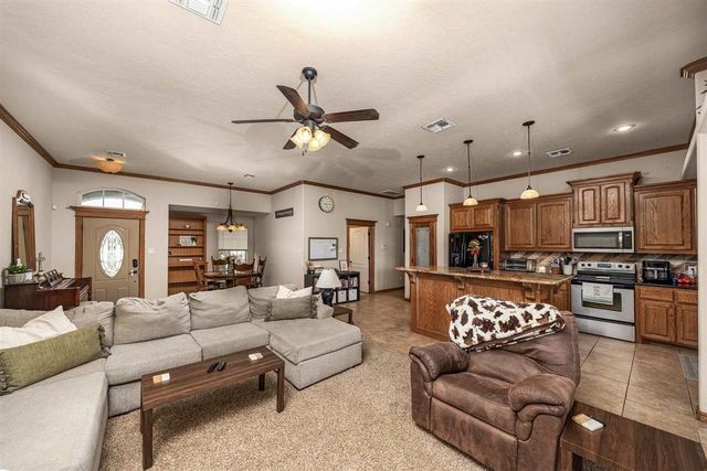 93 NE Simmons Cir, Fletcher, OK 73541