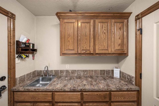 93 NE Simmons Cir, Fletcher, OK 73541