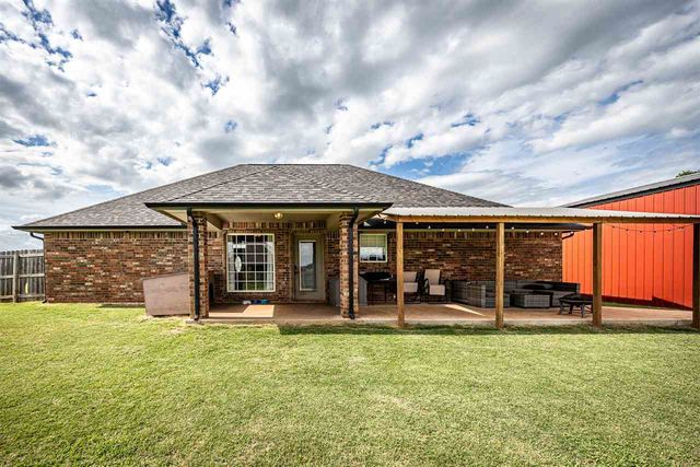 93 NE Simmons Cir, Fletcher, OK 73541