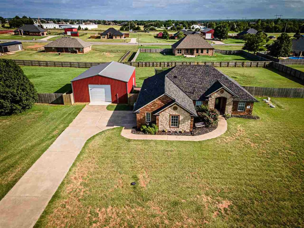 93 NE Simmons Cir, Fletcher, OK 73541