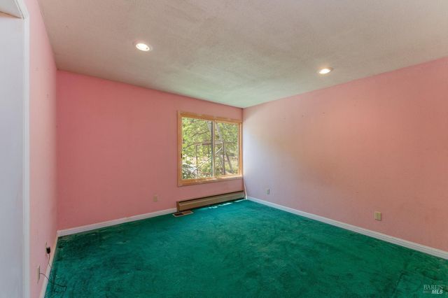 19155 Scenic Dr, Redwood Valley, CA 95470