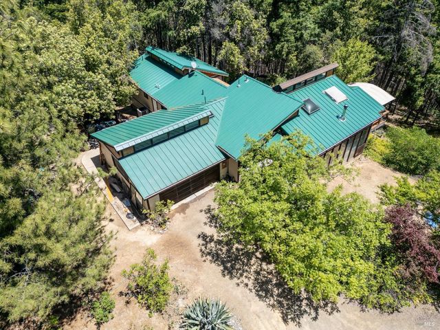 19155 Scenic Dr, Redwood Valley, CA 95470