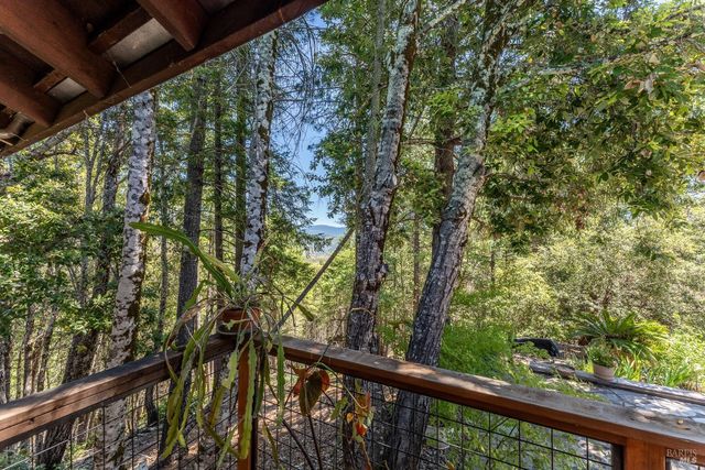 19155 Scenic Dr, Redwood Valley, CA 95470