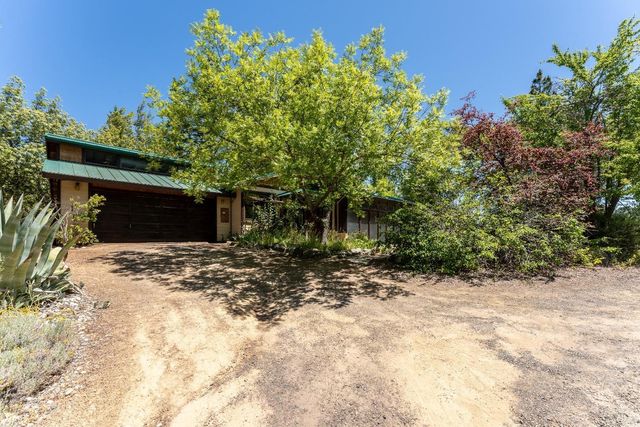 19155 Scenic Dr, Redwood Valley, CA 95470