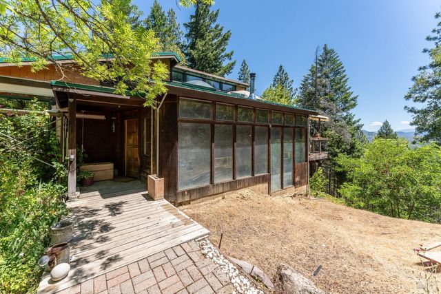 19155 Scenic Dr, Redwood Valley, CA 95470