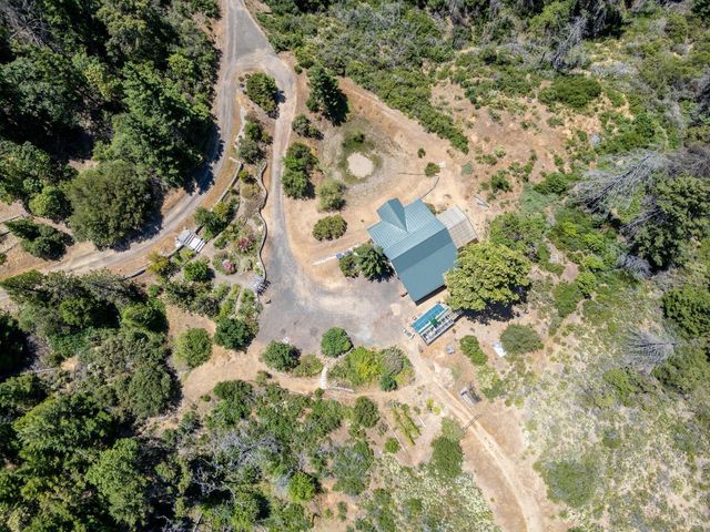19155 Scenic Dr, Redwood Valley, CA 95470