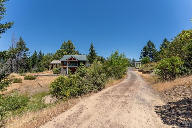 19155 Scenic Dr, Redwood Valley, CA 95470