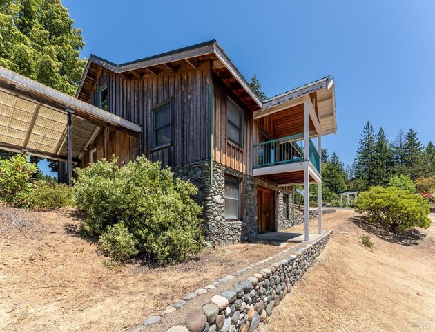 19155 Scenic Dr, Redwood Valley, CA 95470