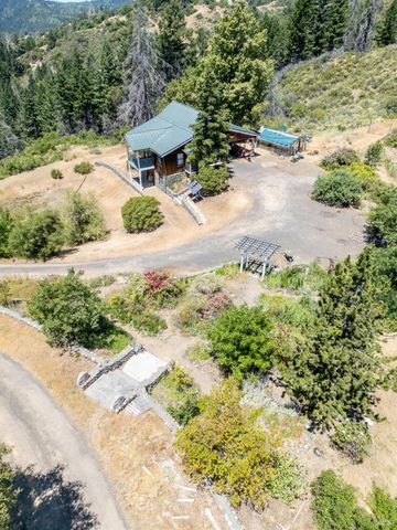19155 Scenic Dr, Redwood Valley, CA 95470