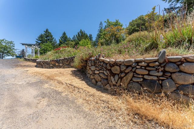 19155 Scenic Dr, Redwood Valley, CA 95470