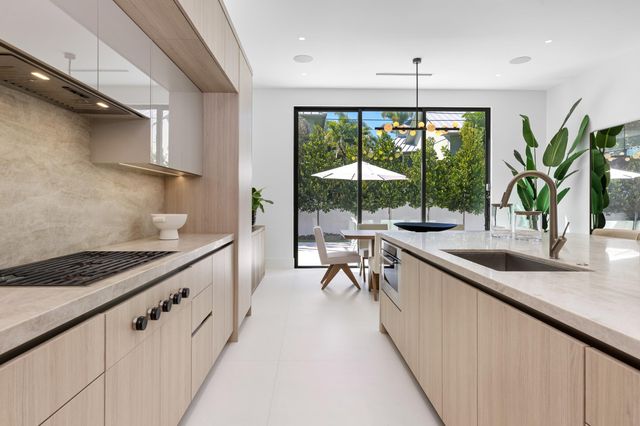 1051 NE 2nd Terrace, Boca Raton, FL 33432