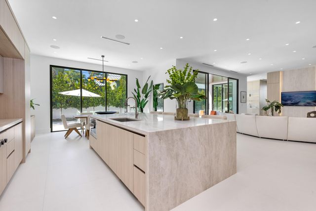 1051 NE 2nd Terrace, Boca Raton, FL 33432