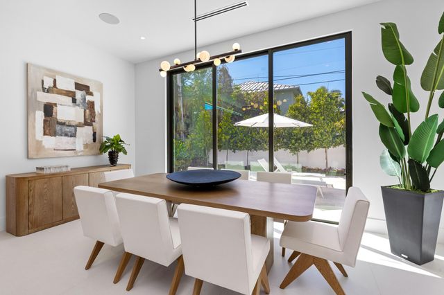 1051 NE 2nd Terrace, Boca Raton, FL 33432