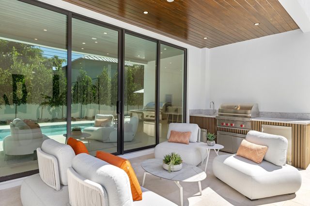 1051 NE 2nd Terrace, Boca Raton, FL 33432