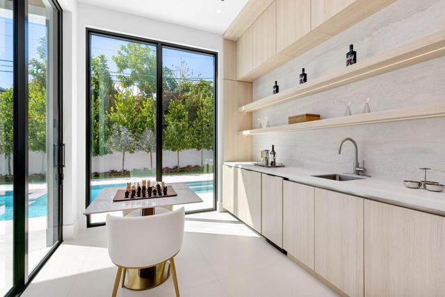 1051 NE 2nd Terrace, Boca Raton, FL 33432