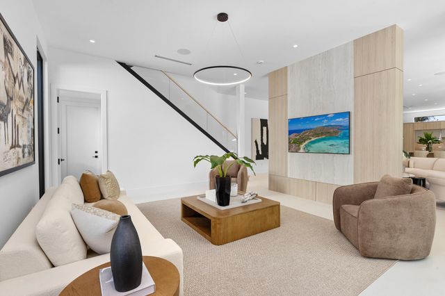 1051 NE 2nd Terrace, Boca Raton, FL 33432