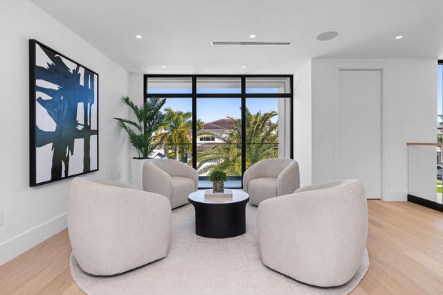 1051 NE 2nd Terrace, Boca Raton, FL 33432