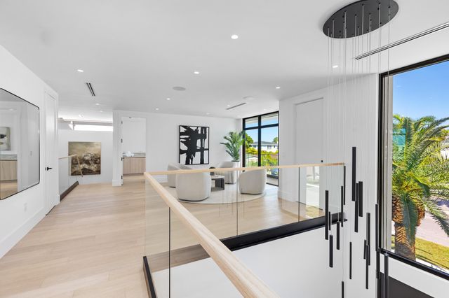 1051 NE 2nd Terrace, Boca Raton, FL 33432