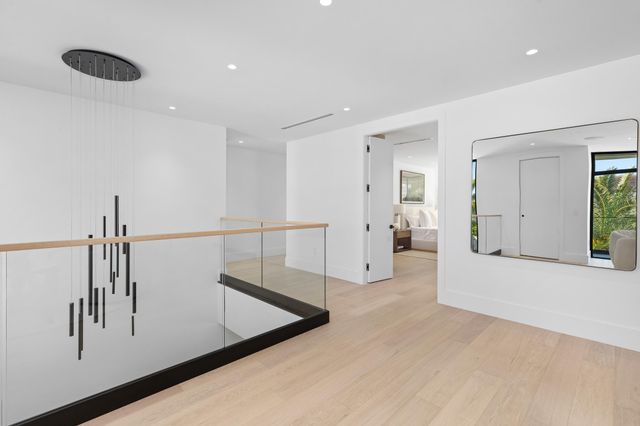 1051 NE 2nd Terrace, Boca Raton, FL 33432