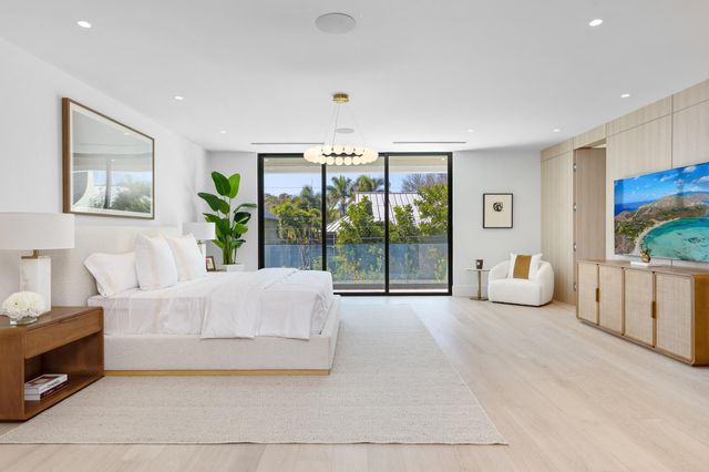 1051 NE 2nd Terrace, Boca Raton, FL 33432