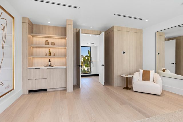 1051 NE 2nd Terrace, Boca Raton, FL 33432