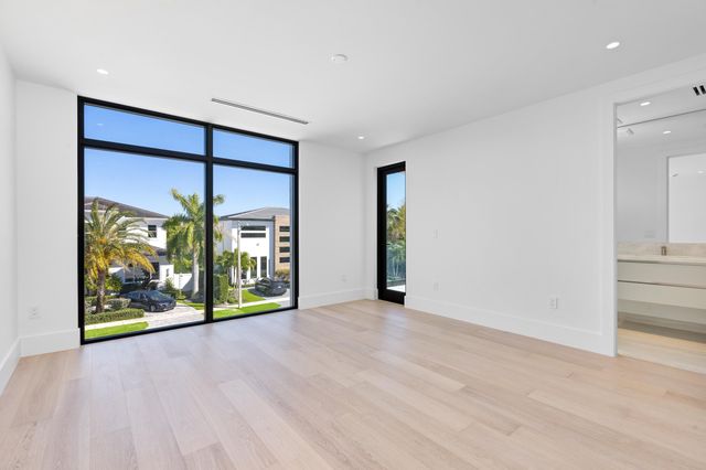 1051 NE 2nd Terrace, Boca Raton, FL 33432