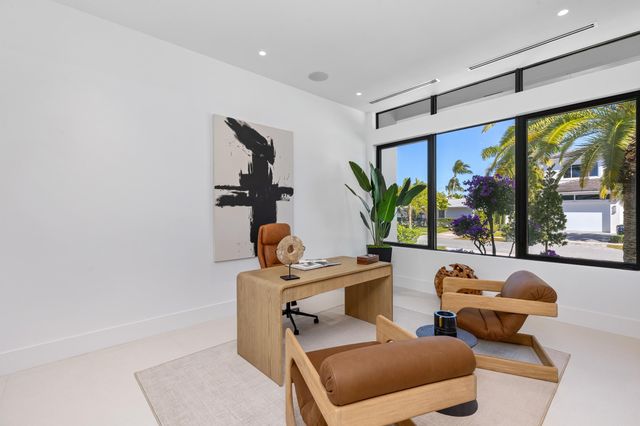 1051 NE 2nd Terrace, Boca Raton, FL 33432