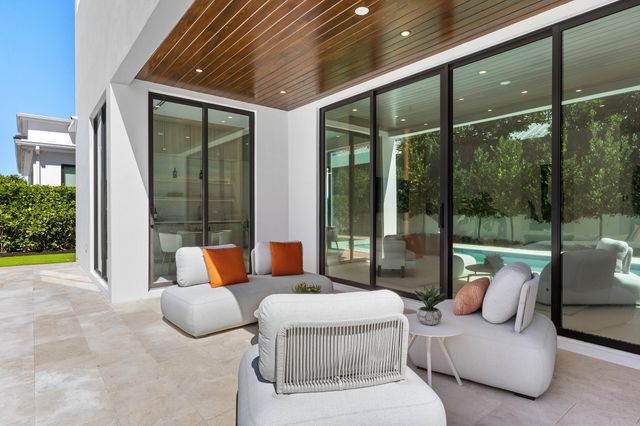 1051 NE 2nd Terrace, Boca Raton, FL 33432