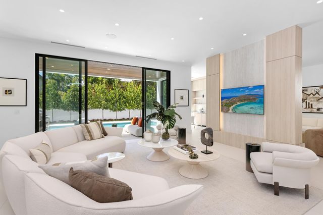 1051 NE 2nd Terrace, Boca Raton, FL 33432