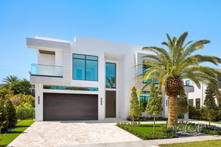 1051 NE 2nd Terrace, Boca Raton, FL 33432