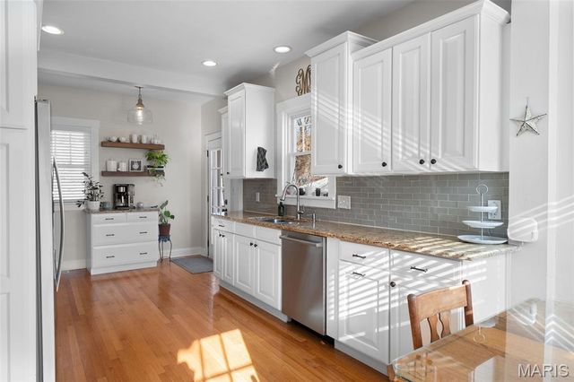 716 N Kirkwood Road, Kirkwood, MO 63122