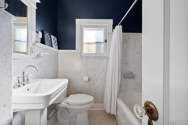 716 N Kirkwood Road, Kirkwood, MO 63122