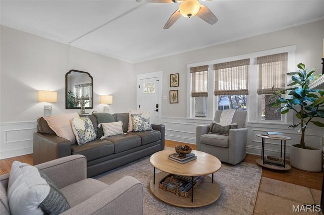 716 N Kirkwood Road, Kirkwood, MO 63122