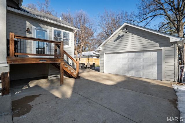 716 N Kirkwood Road, Kirkwood, MO 63122