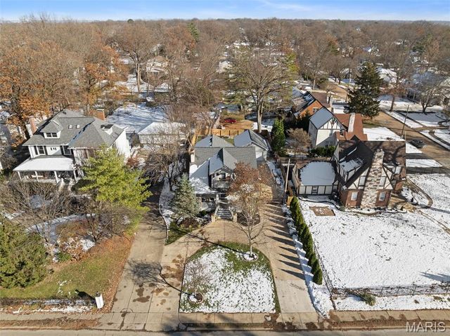 716 N Kirkwood Road, Kirkwood, MO 63122