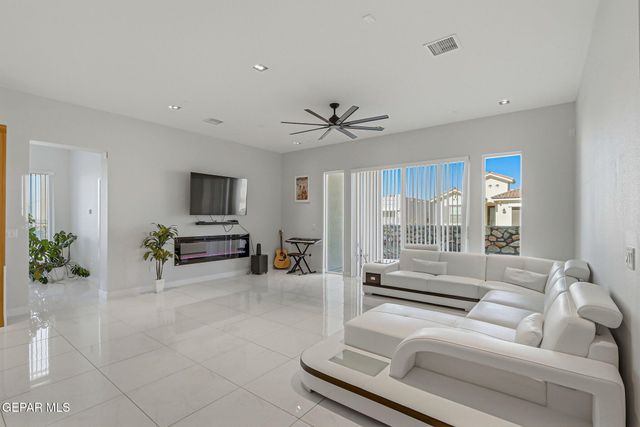 1847 CIMARRON PARK Drive, El Paso, TX 79911