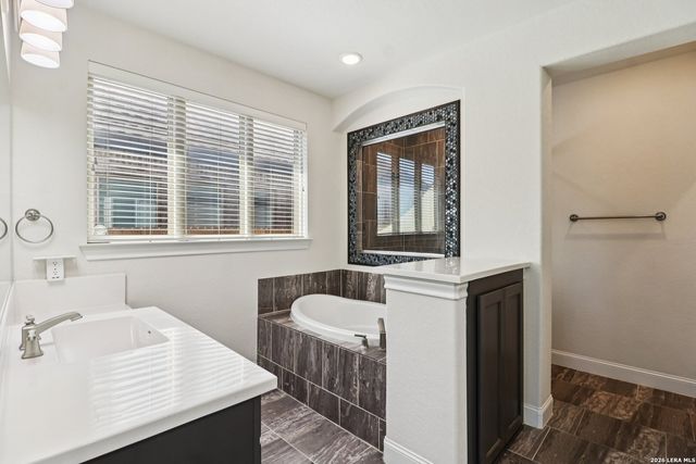 988 Carriage Loop, New Braunfels, TX 78132