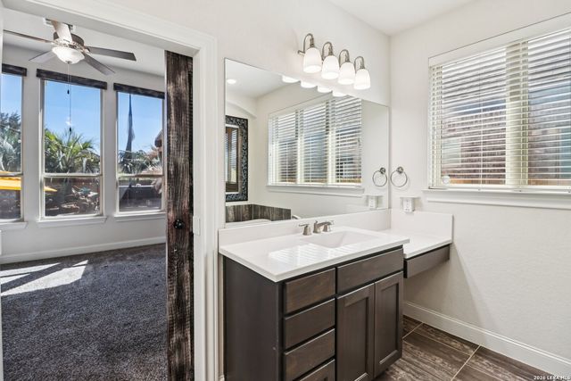 988 Carriage Loop, New Braunfels, TX 78132