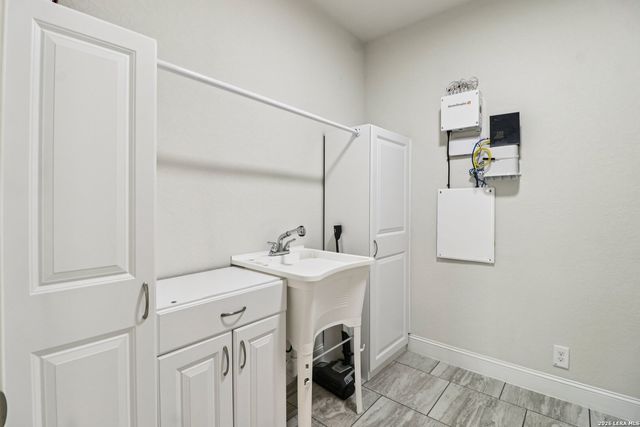 988 Carriage Loop, New Braunfels, TX 78132