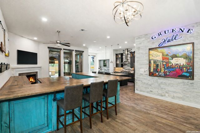 988 Carriage Loop, New Braunfels, TX 78132