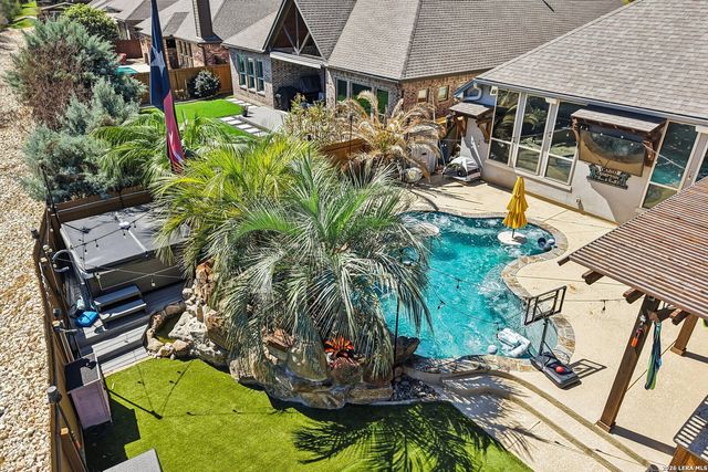 988 Carriage Loop, New Braunfels, TX 78132