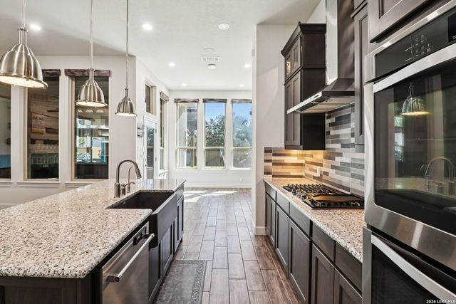 988 Carriage Loop, New Braunfels, TX 78132