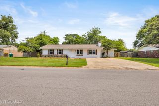 302 Brumbaugh Road, Ocean Springs, MS 39564