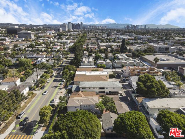 2440 Arizona Avenue, Santa Monica, CA 90404