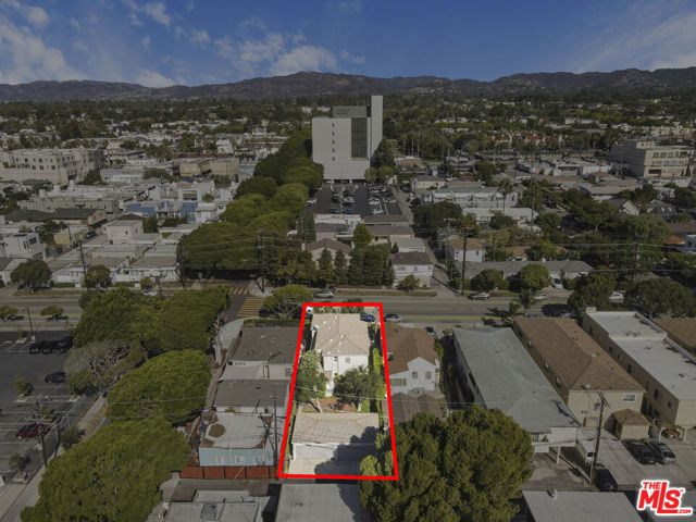2440 Arizona Avenue, Santa Monica, CA 90404
