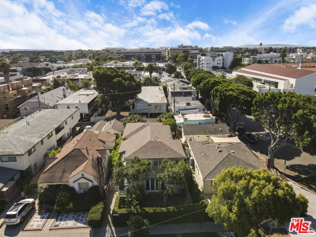 2440 Arizona Avenue, Santa Monica, CA 90404