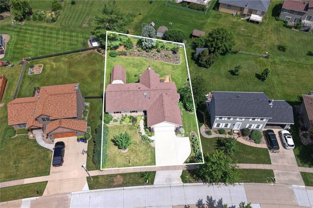 6820 Boulder Drive NW, Cedar Rapids, IA 52405