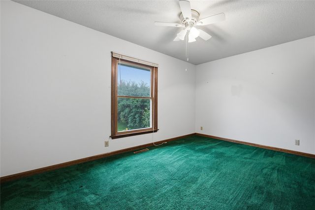 6820 Boulder Drive NW, Cedar Rapids, IA 52405