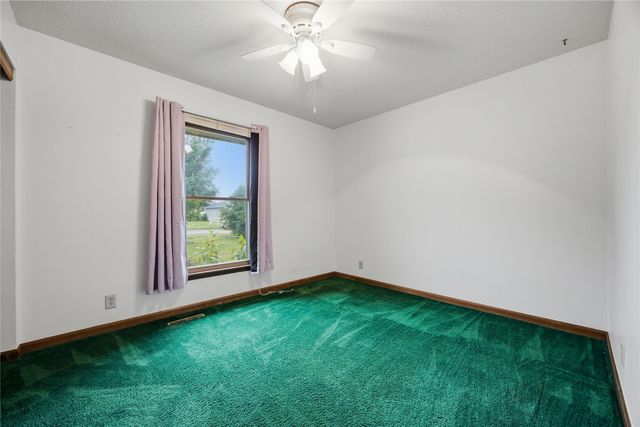 6820 Boulder Drive NW, Cedar Rapids, IA 52405