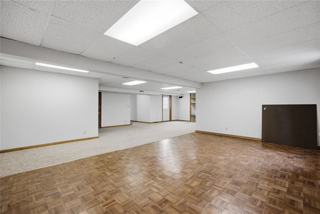 6820 Boulder Drive NW, Cedar Rapids, IA 52405
